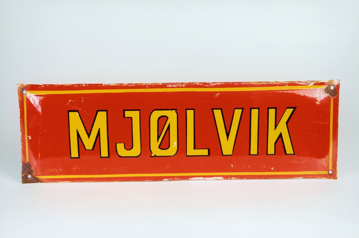 Postmuseet, gjenstander, skilt, stedskilt, stedsnavn, Mjølvik.