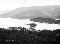 Fagernæs Hotel  i forgrunnen (kort med innskrift nederst til