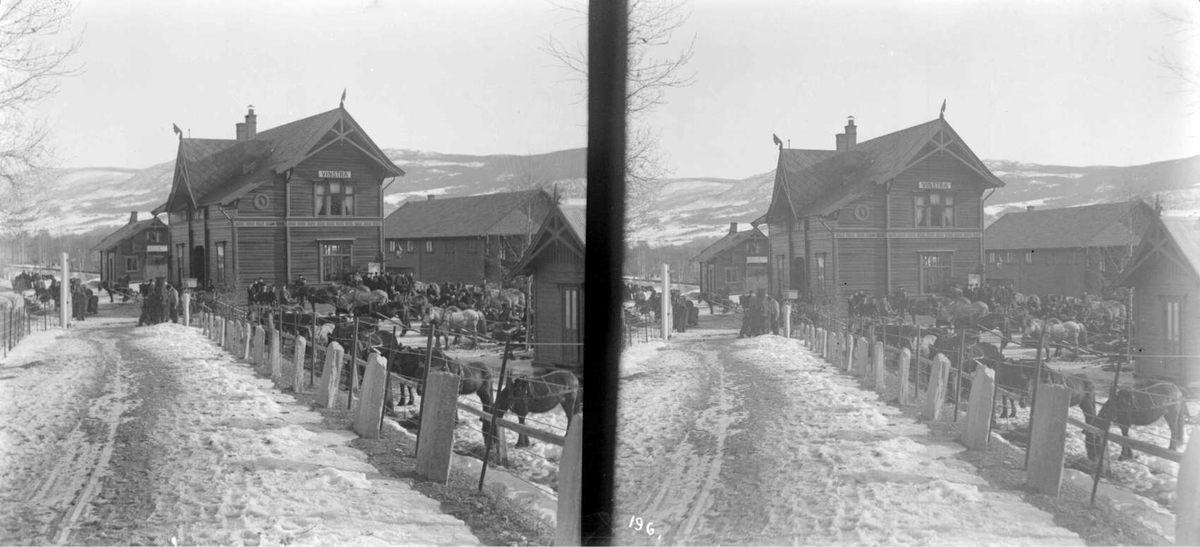 Nord-Fron, Vinstra, Vinstra stasjon, hester og sleder, påska (?) 1907
