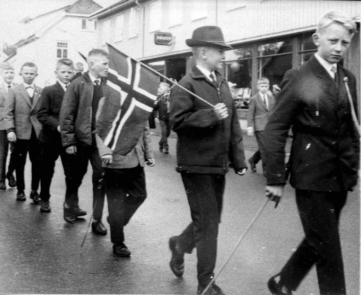 Bilder fra Birkenes kommune
17. mai - Strøget i 1963