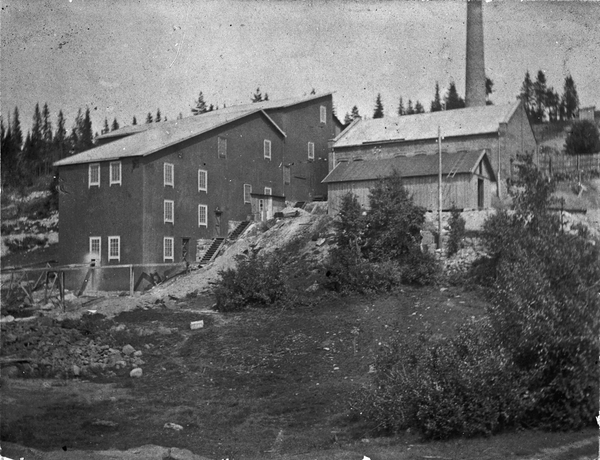 Gullverket. Vaskeriet og maskinhuset ved Brøstadgruva mellom 1902 og 1907.