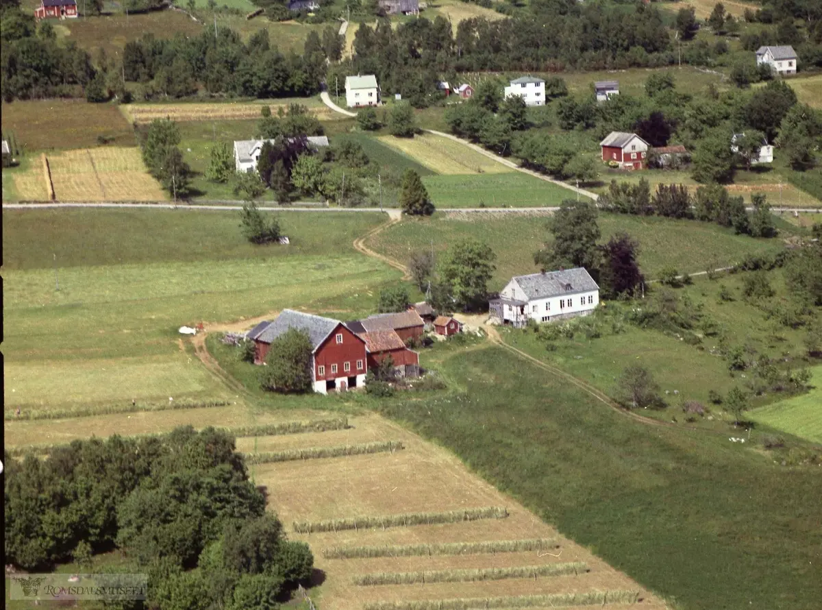 Vestnes, gnr. 51..1. Bnr. 141. Huset vart bygd av Kristian Lid frå ...