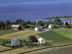 Gjermundnes. Gjermundnesholmen.