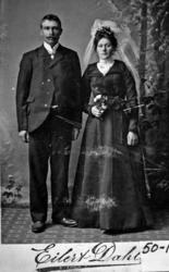 Brudebilde av Ingeborg og Peder Vike, Øverås.....ADRESSE: Ne