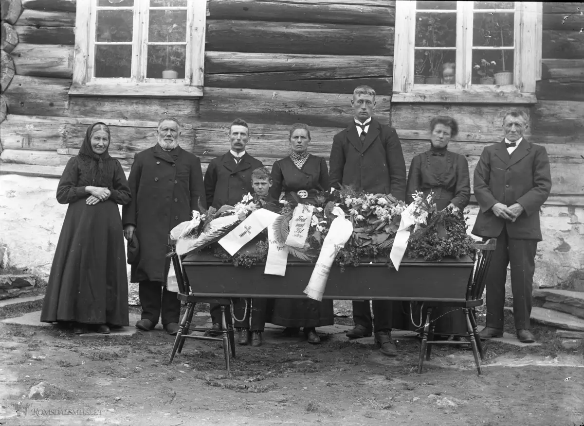 Marit Pedersdatter Sletta sin begravelse..(Edvard var i Amerika fra april 1896 til desember 1910)