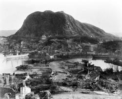 Like etter Bybrannen 23 Januar 1904..I forkant Brunholmen. D