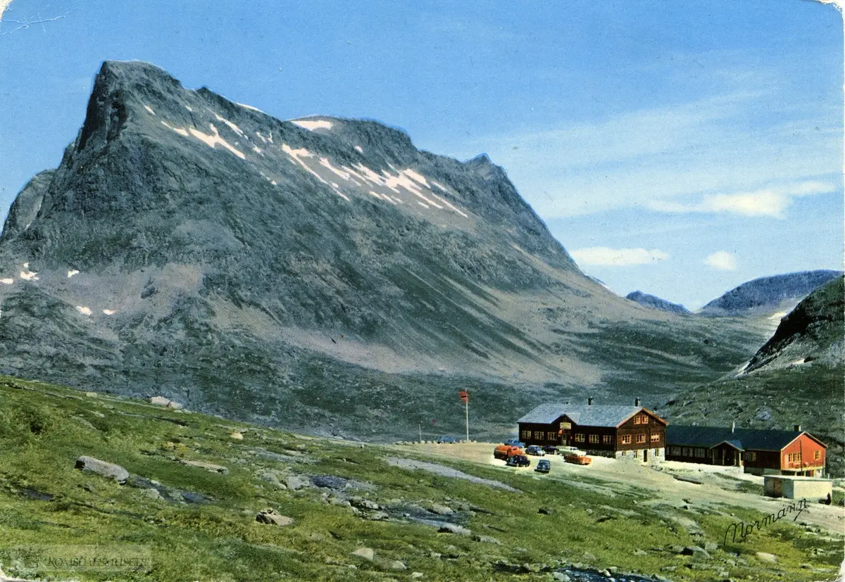Restauranten som ble tatt av snøras etter 1956 engang.."Trollstigheimen ved Trollstigvegen".Normann nr.1048.