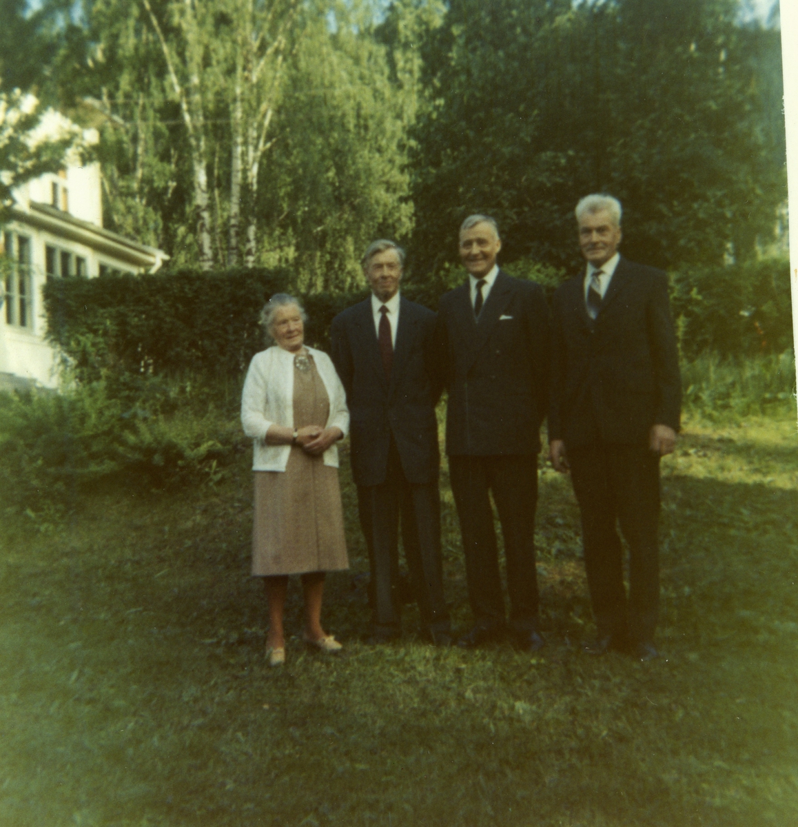 Familiegruppe,frå v.Margit,Jon,Torleiv og Olav Juven.