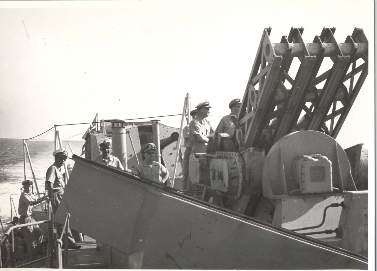 Enkeltbilde. C-kl jager, KNM Bergens tokt til Key West i 1962. Det skal skytes Terne-rakketter.