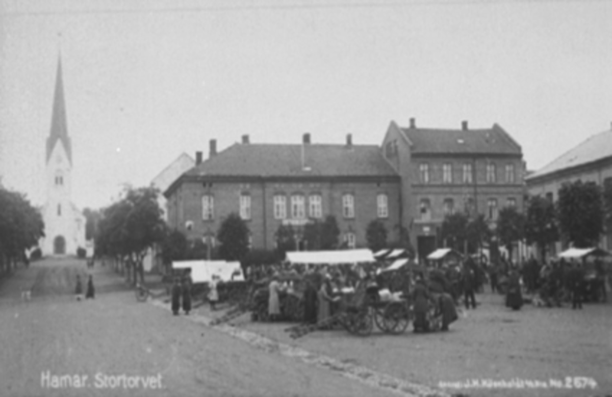 Postkort, Hamar, Stortorget, torghandel, Munchgården og Kaulumgården,
