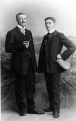 Portrett av to menn. Hans Ulven og Johannes Dobloug.
