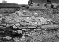 Arkeologiske undersøkelser i Hamar bispegård 1958. Bakerovn 