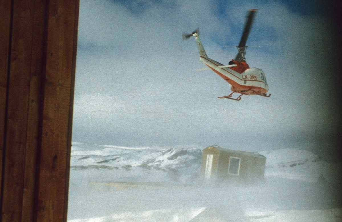 Frakt med helikopter under Tysso II-utbygginga