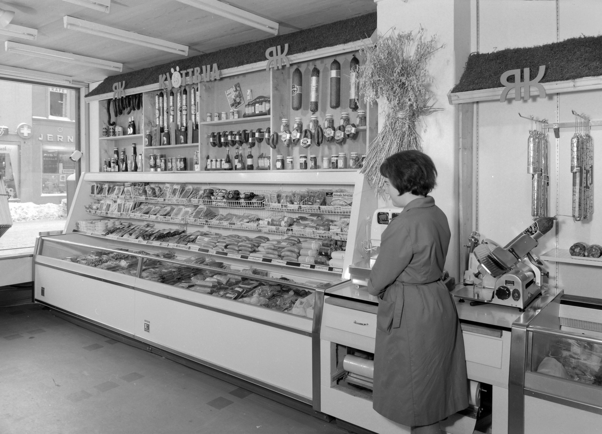 Interiør fra R. Kjeldsbergs butikk i Olav Tryggvasons gate