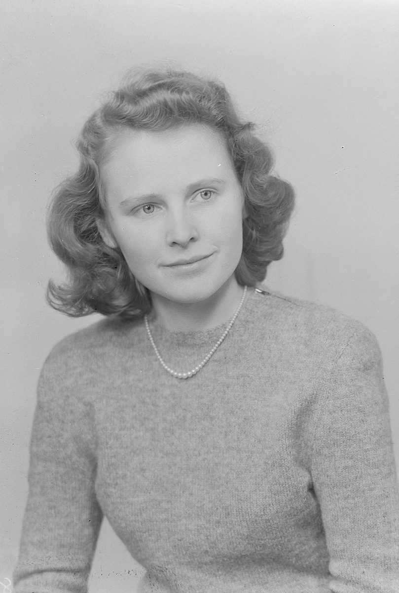 Agnes Risan ved Sør-Trøndelag fylkes husflidsskole