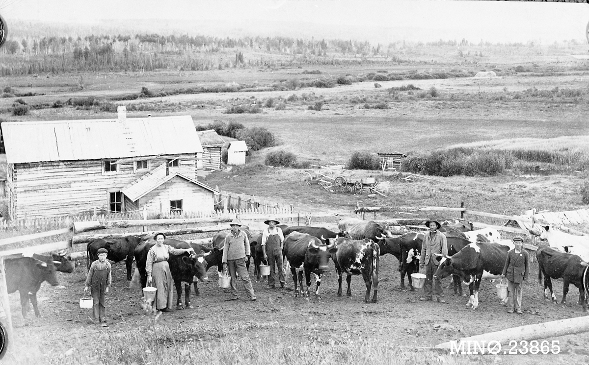 Farmen til Jon J. Midtdal i Alberta, Canada