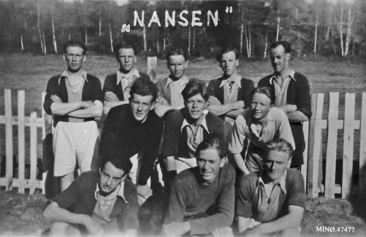 I. L. Nansen fotball-lag. 