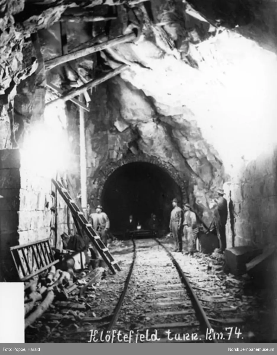 Utvidelse og utmuring av Kløftefjell tunnel under Vossebanens ombygging til bredt spor