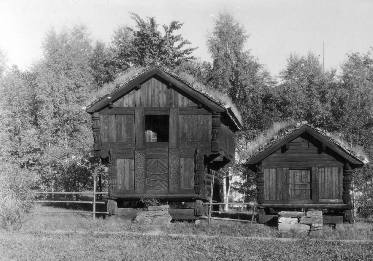 Rofshusloftene, fotogarfert på Norsk folkemusem (1929?).