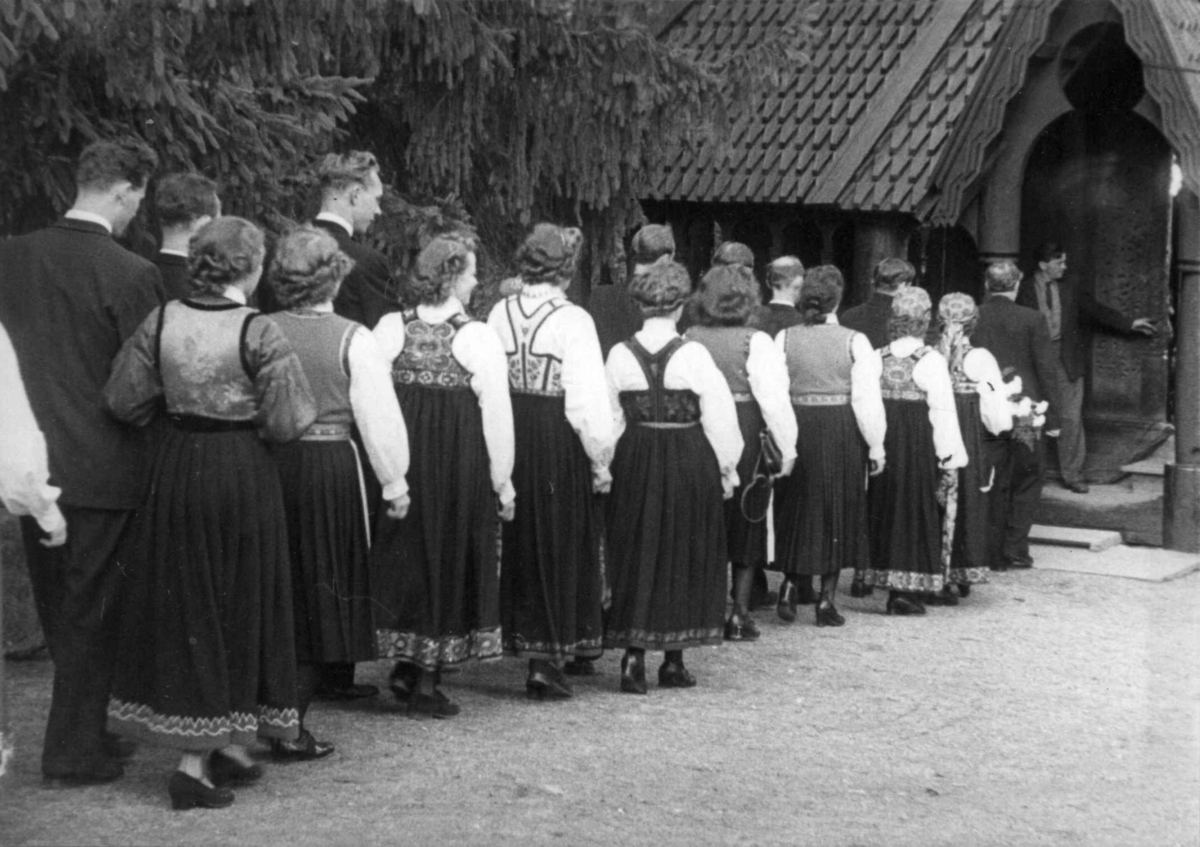 Bryllup I Gol Stavkirke På Norsk Folkemuseum I 1949 Norsk