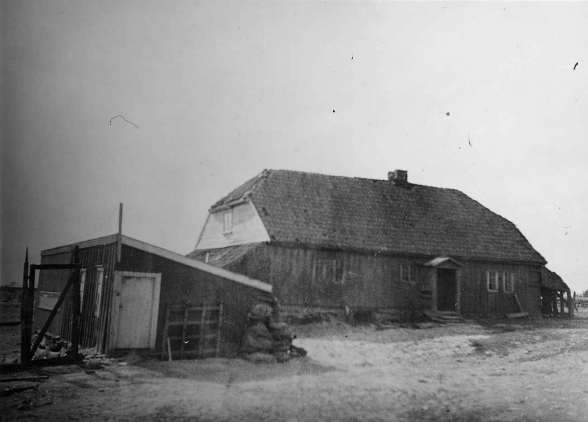 Sunde gård med bolig og uthus, Sola 1936-38.