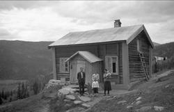 Ligardshaugen, gårdsbruk i Eggedal 1939.  Familien Ålien for