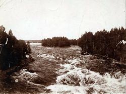 Antakelig ved Glomma før Solbergfoss kraftstasjons utbygging