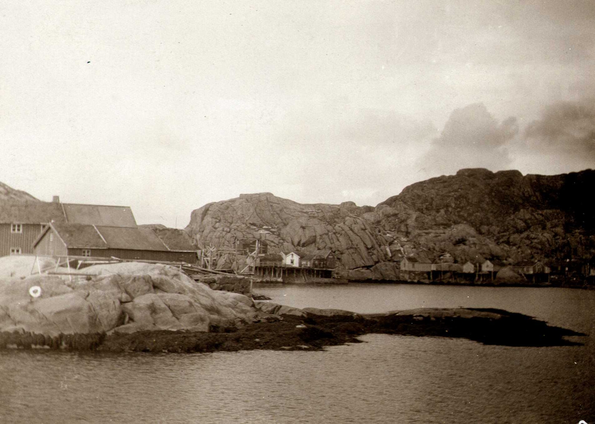 Fiskevær, Mortsund, Vestvågøy, Nordland. Fotografert 1905.