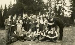 Ungdomsgruppe med gitar og mandoliner