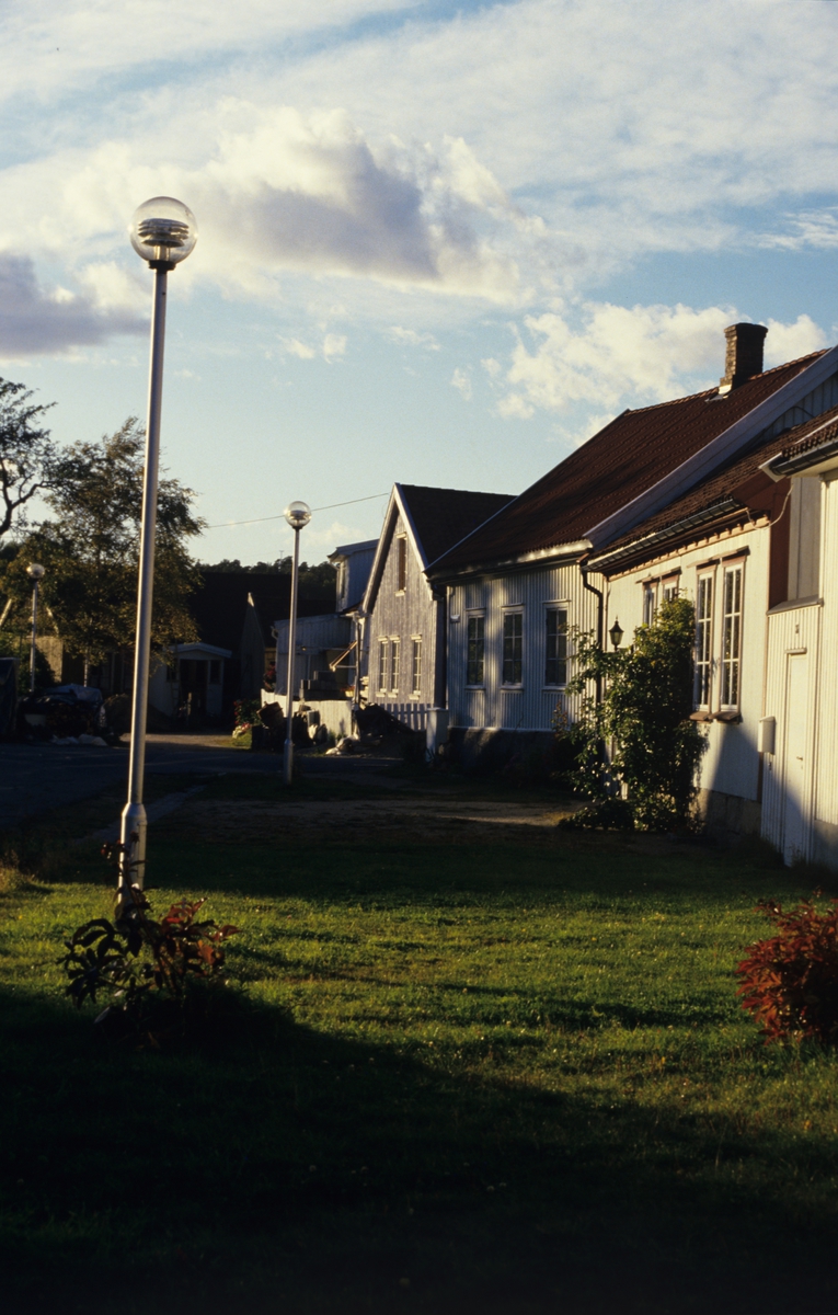 Bebyggelse i Lodsgaten, Vaterland, Fredrikstad.  Illustrasjonsbilde fra Bonytt 1987.
