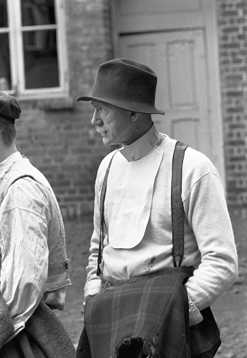 Serie. Fra innspillingen av den interskandinaviske filmen "Sult" i Oslo. Per Oscarson spiller hovedrollen. Fotografert september 1965.

