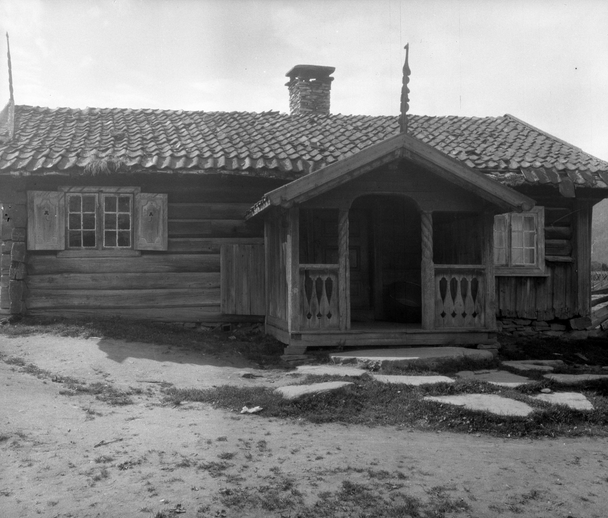 Serie bilder av Gulsvikstua på gården Gulsvik, Flå, Hallingdal.