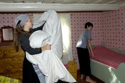 På historisk ferieskole får barn kjennskap til tradisjoner o