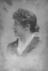 Avfotograferte portretter, fru kommandør Ruud.