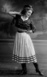 Portrett, Gudrun Klausen, danser, koreograf.