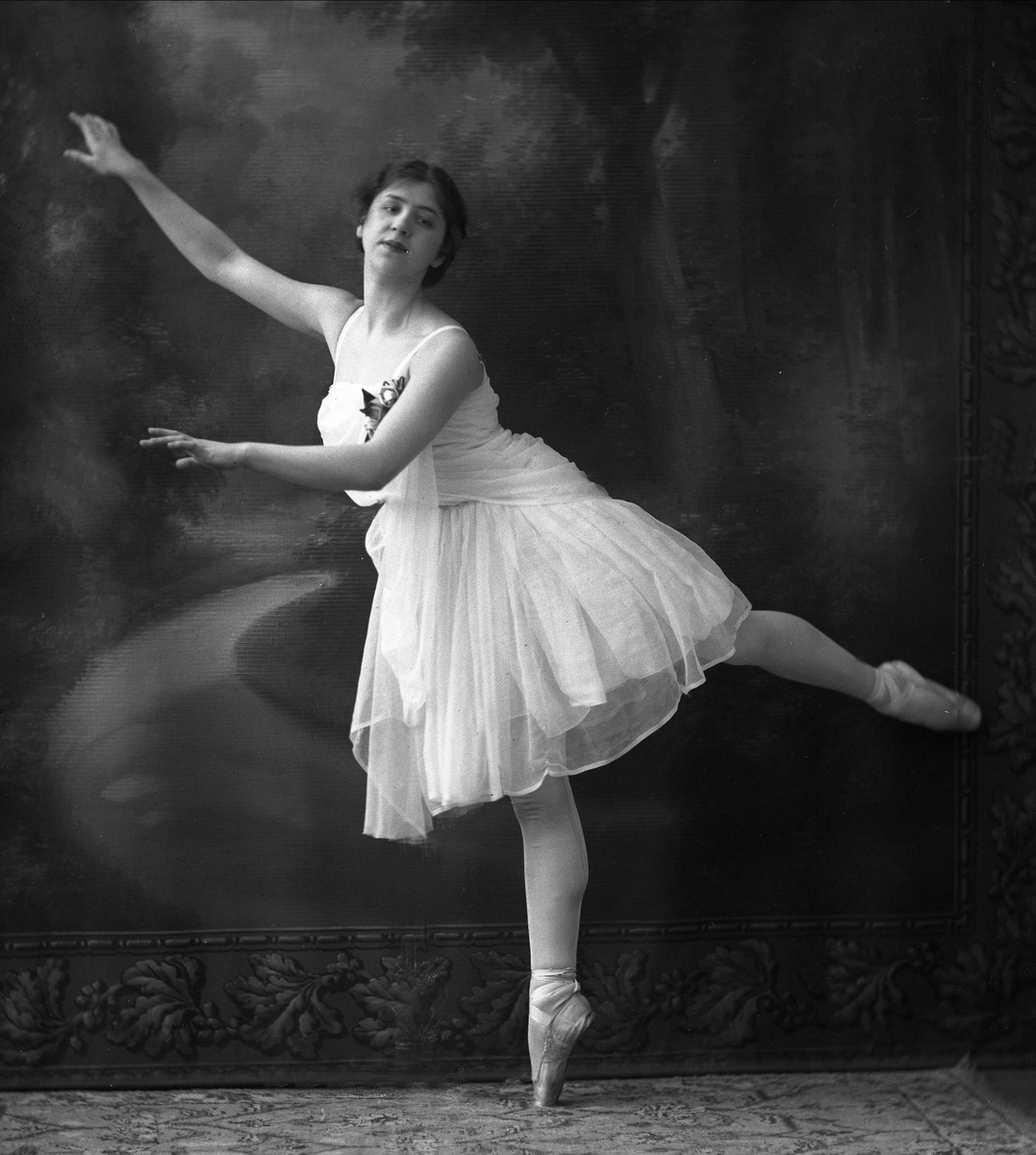 Portrett, ballettdanser. Frøken Buttedahl.