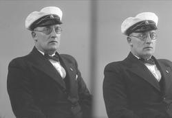 Portrett, to eksponeringer, mann med uniformslue, musikkorps