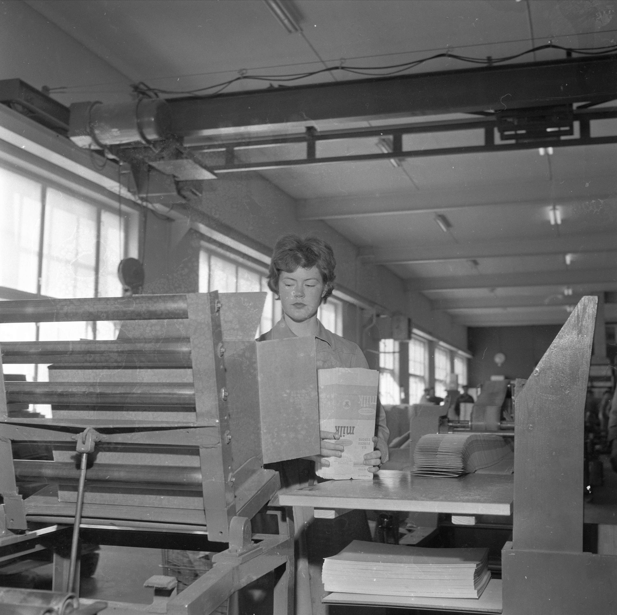 Spikkestad, april 1960, Elopak, ny fabrikk for produksjon av melkekartonger.