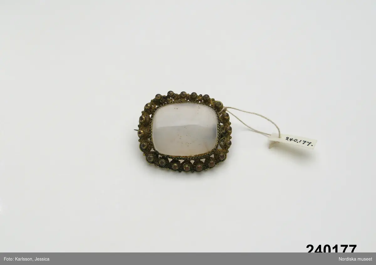 Brosch