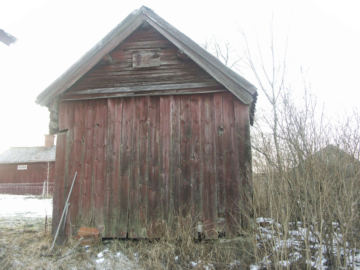 Överkragande enkelbod, Östra Ovanby, Ekeby socken, Uppland 2005