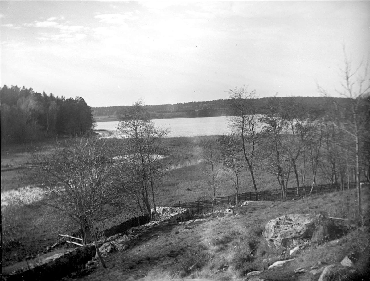 Landskapsvy vid Oxundasjön, Norrsunda socken, Uppland 1921