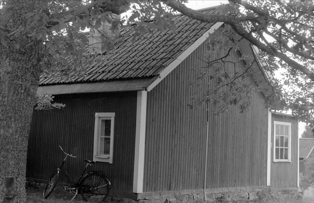 Enkelstuga, Drälinge 1:8 , 1:9 och 1:11, Björklinge socken, Uppland 1976