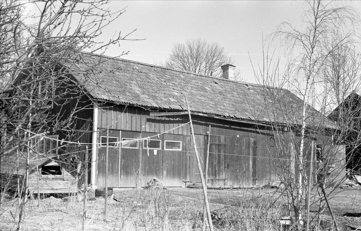 Lider och magasin, Gränby 1:5 - 2:5, Ärentuna socken, Uppland 1977