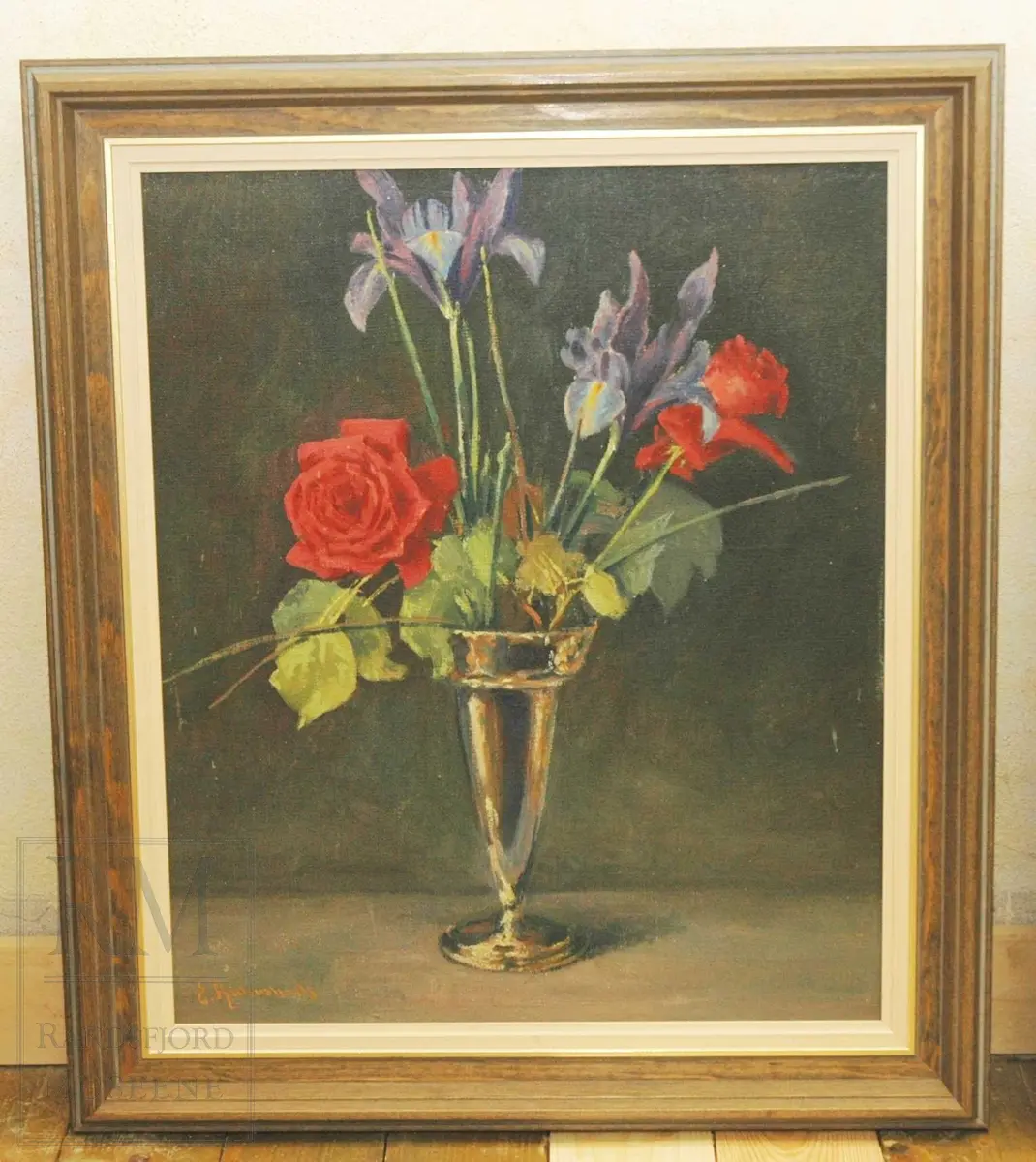Iris og roser i vase