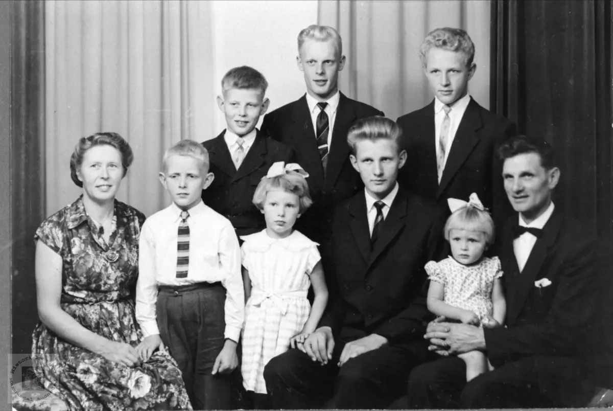 Familiegruppe Spikkeland, Øyslebø.