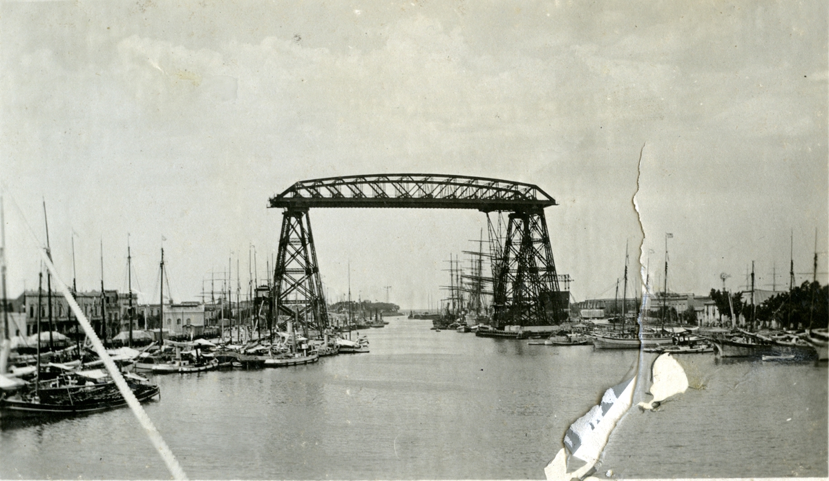 Transportørbroen i Boca havn.