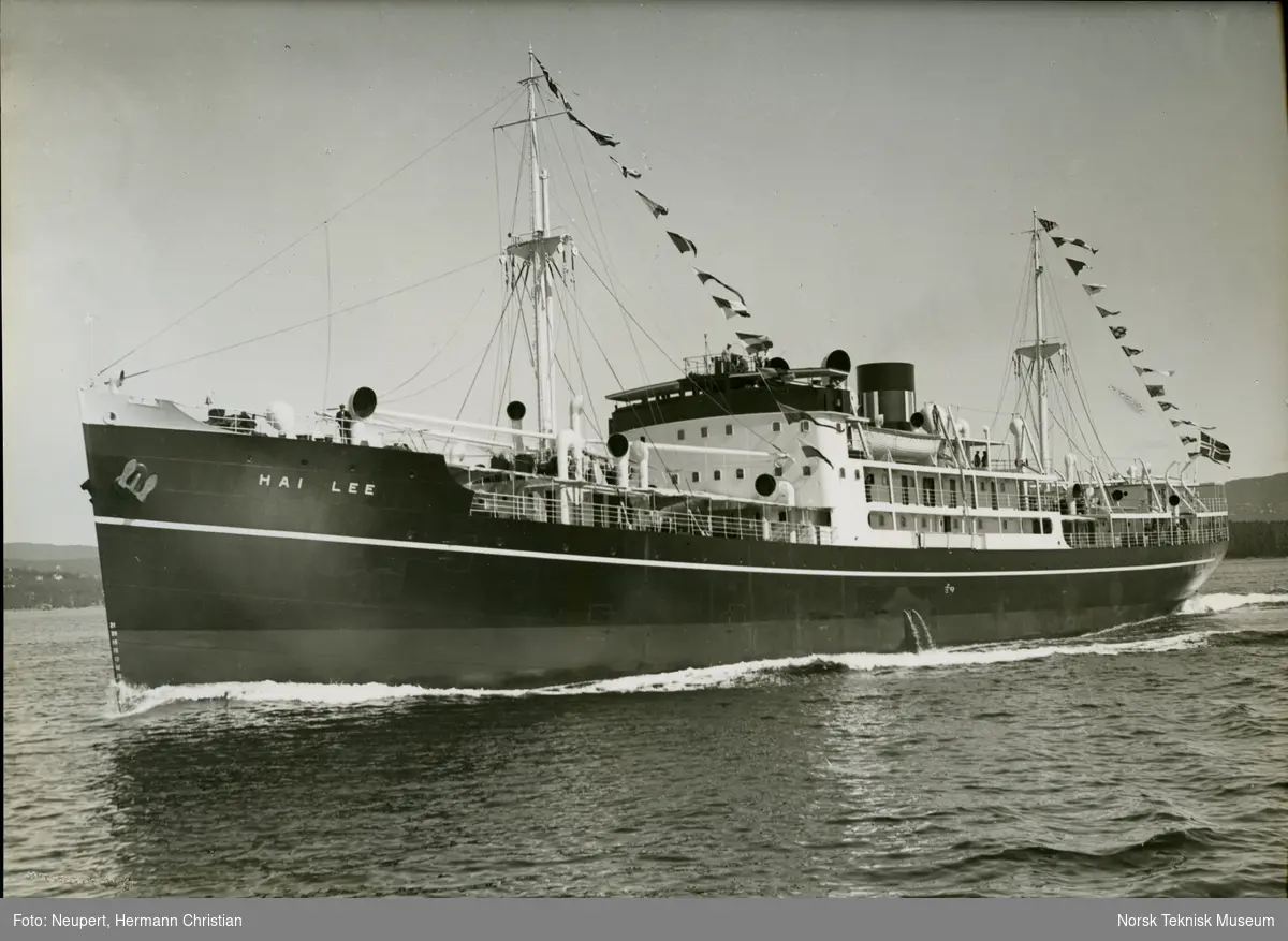 Eksteriør, passasjer- og lastebåten M/S Hai Lee, B/N 463. Skipet ble levert av Akers mek. Verksted i 1934 til Bruusgaard & Kiøsterud, Drammen.