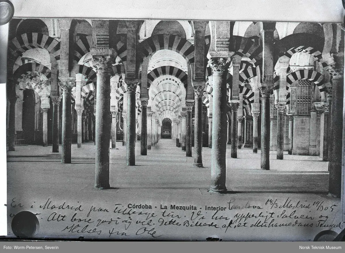 Cordoba, La Mezquita, interiør, avfotografert postkort sendt 1905