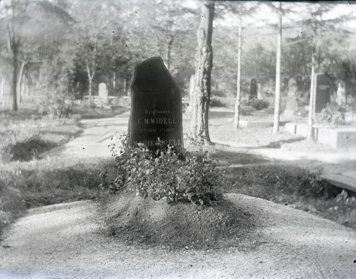 Farfar och Farmors grav, 13 Oktober 1925.