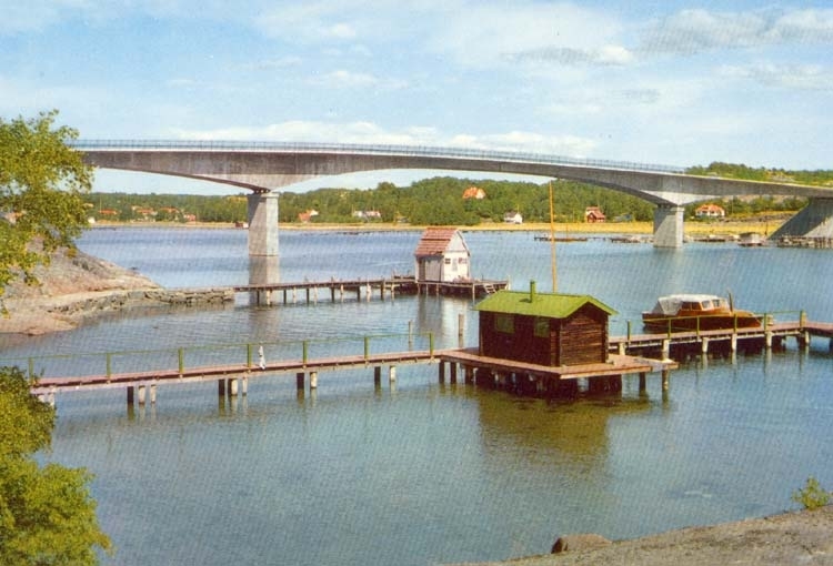 Tryckt text på kortet: " Stenungsundsbron."